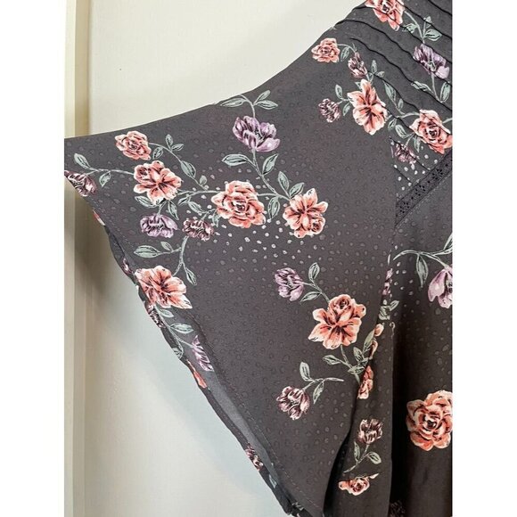 Torrid Dark Gray Floral Blouse - Picture 4 of 14